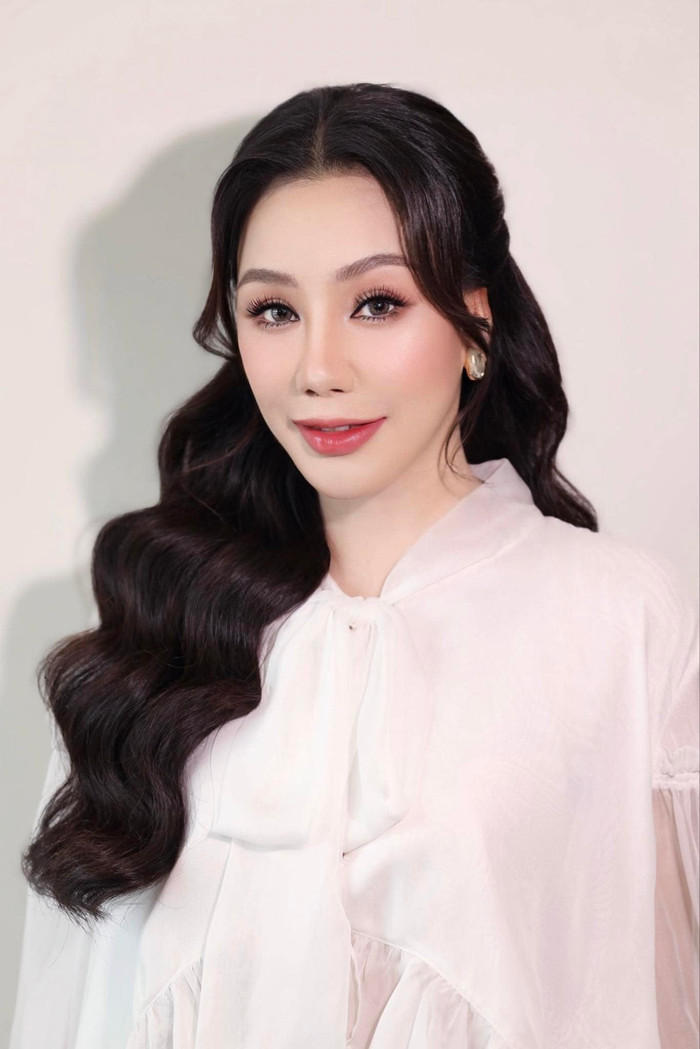 Cô được bạn bè, đồng nghiệp ủng hộ lấy chồng.