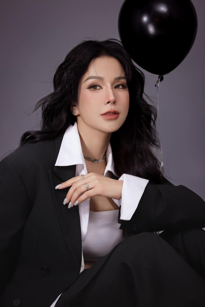 Người đẹp với thần thái quý phái, sang chảnh.