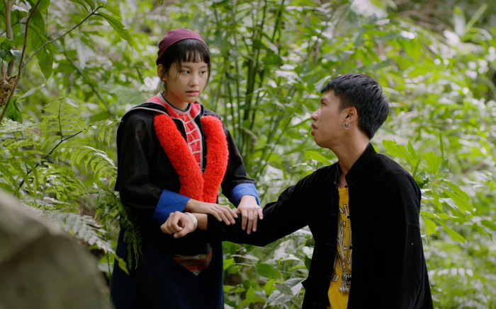 Chải và Pu trong phim 'Đi giữa trời rực rỡ'