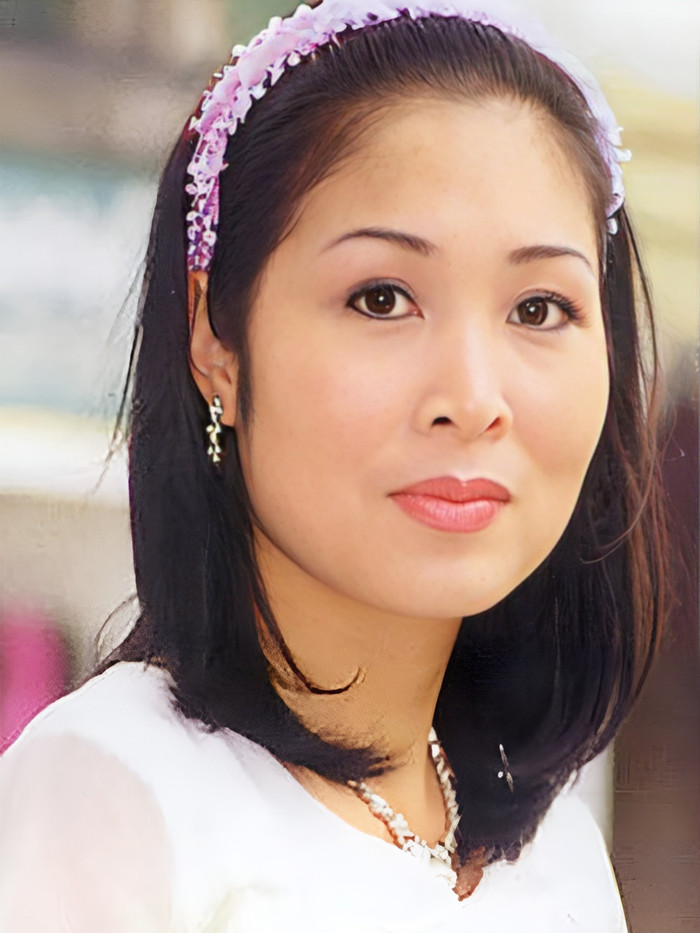 Nhan sắc ấn tượng hồi trẻ của NSND Hồng Vân.