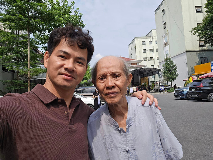 Hình ảnh hiện tại của 'bác tổ trưởng' Văn Toản được Xuân Bắc tiết lộ.