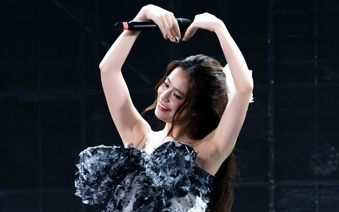 'Hoàng Thuỳ Linh sinh con' Ảnh 2