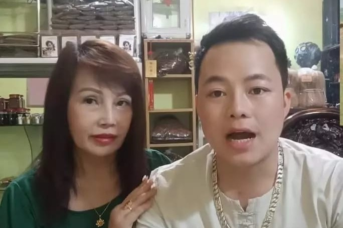 Cặp đôi lệch tuổi cô dâu Thu Sao và chồng thường xuyên nhận sự quan tâm từ cộng đồng mạng