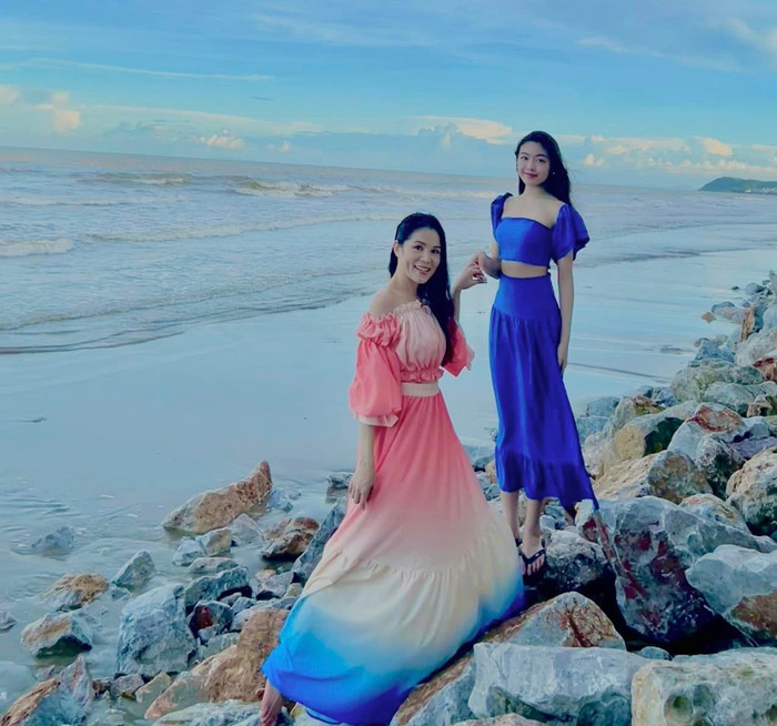 Dạ Thảo cho biết vợ chồng cô tự hào và yên tâm vì con gái.