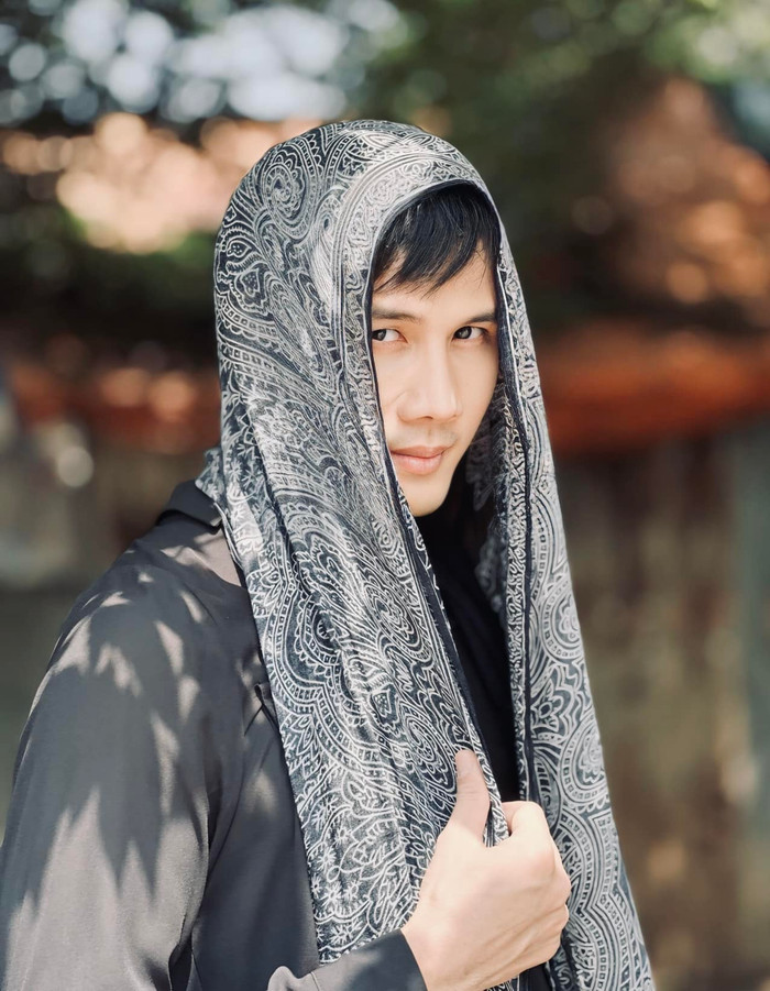 Diễn viên Thanh Thức với vẻ ngoài khác thường. được biết, đây là tạo hình của anh trong một dự án phim.