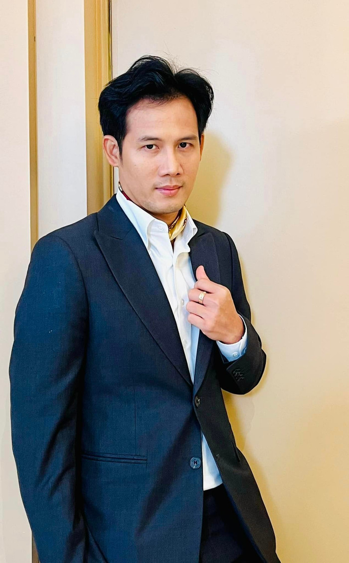 Thanh Thức phong độ ở tuổi 40.