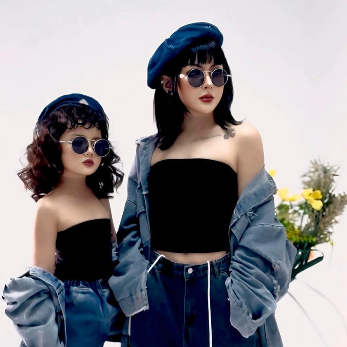 Cherry An Nhiên và mẹ ruột.