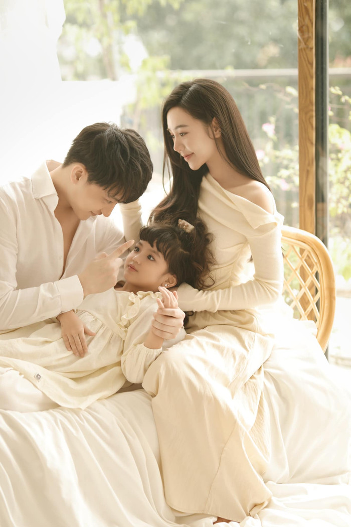 Cherry An Nhiên vào vai con gái Quỳnh Kool - B Trần trong Chúng Ta Của 8 Năm Sau.