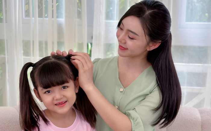 'Con gái' 7 tuổi của Quỳnh Kool gặp sự cố trên phim trường, khán giả xem mà đau giùm Ảnh 2