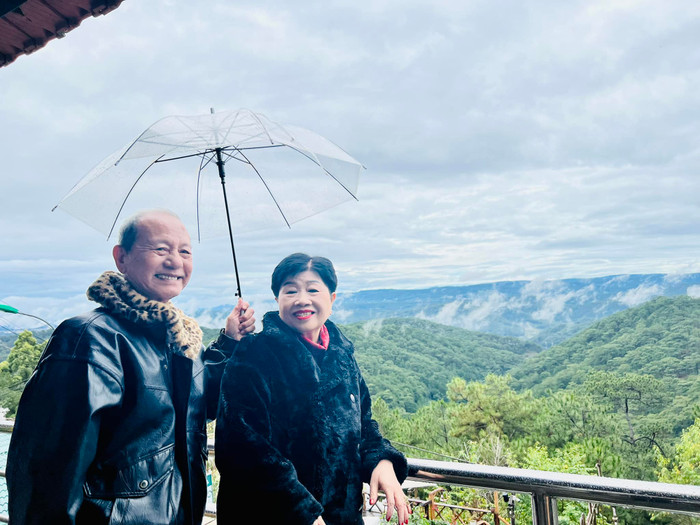 Ông bà giờ đây vẫn luôn ngập tràn hạnh phúc