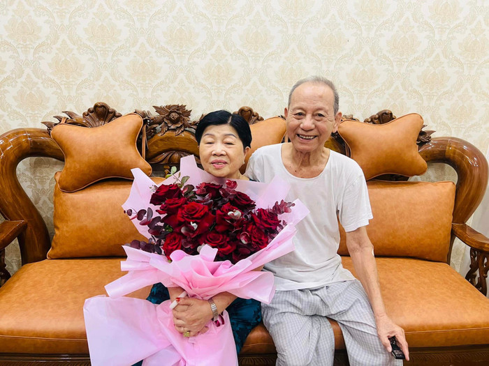 Ông Hưng và bà Hường từng có mối tình sét đánh và vô cùng lãng mạn