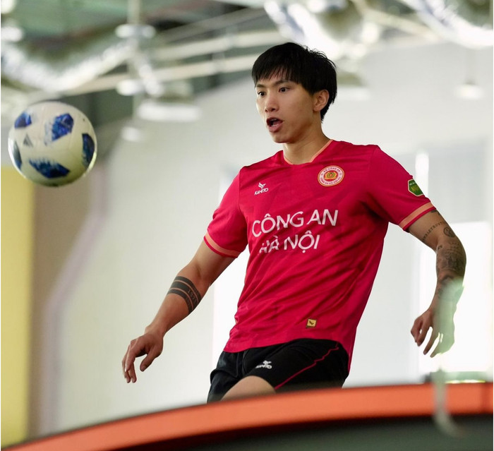 Tình cảnh của Đoàn Văn Hậu bây giờ bị xem khó khăn chồng chất dù chưa hồi phục chấn thương.