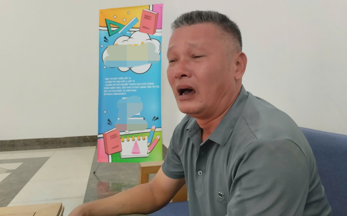 Vụ bé trai bị đánh dã man tại sân chung cư: Người bố khóc nghẹn kể lại sự việc Ảnh 2