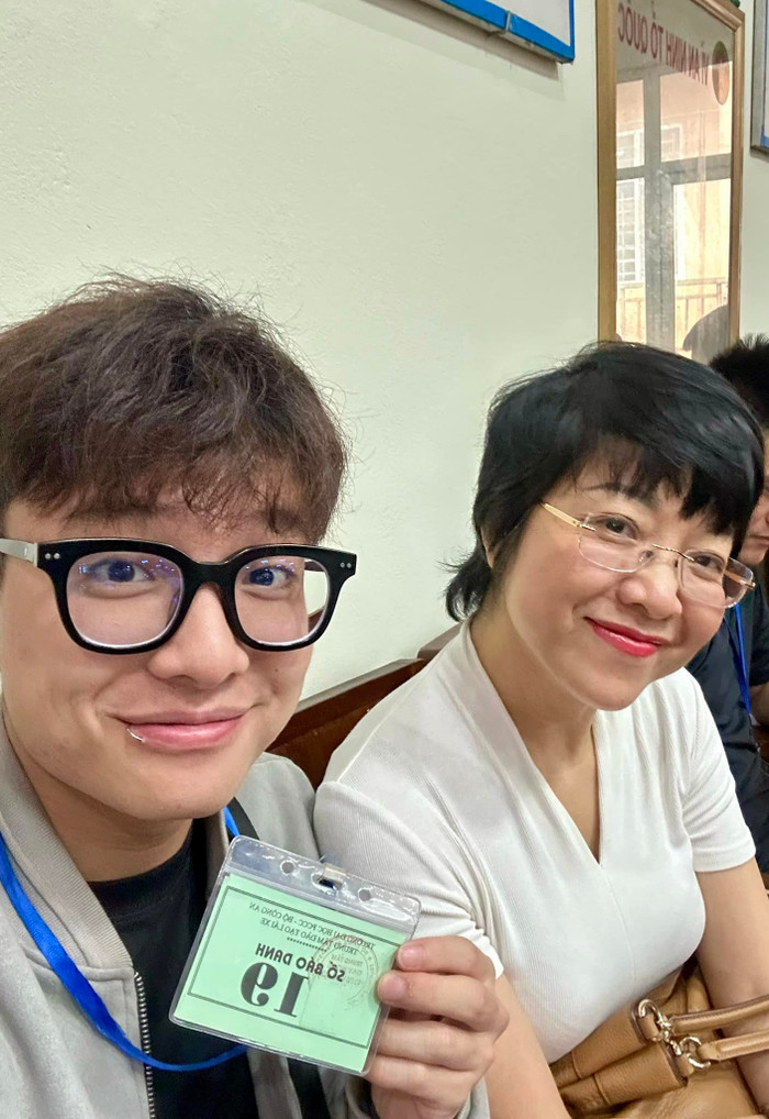 MC Thảo Vân luôn đồng hành cùng con trai trong mọi hoạt động. Ảnh: FBNV