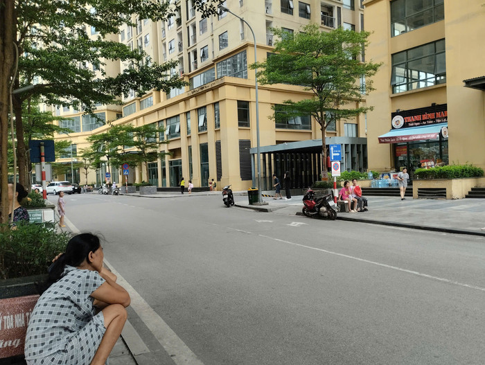 Nhiều người dân chứng kiến vụ việc vẫn chưa hết bàng hoàng