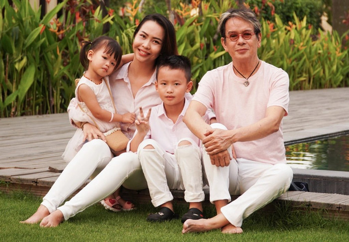 Cặp đôi dành cho nhau những điều lãng mạn mỗi ngày.