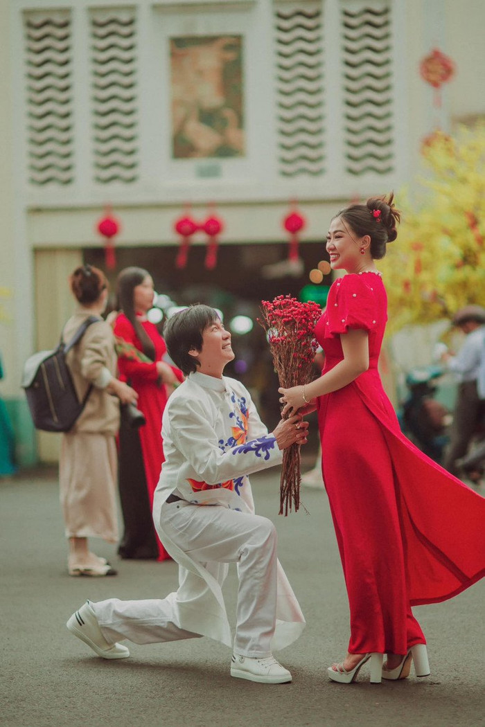 Lê Huỳnh phong độ, trong khi Mỹ Linh xinh đẹp, tươi trẻ.