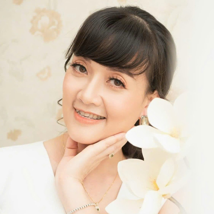 Nhan sắc trẻ trung của Táo Y Tế ở U50.