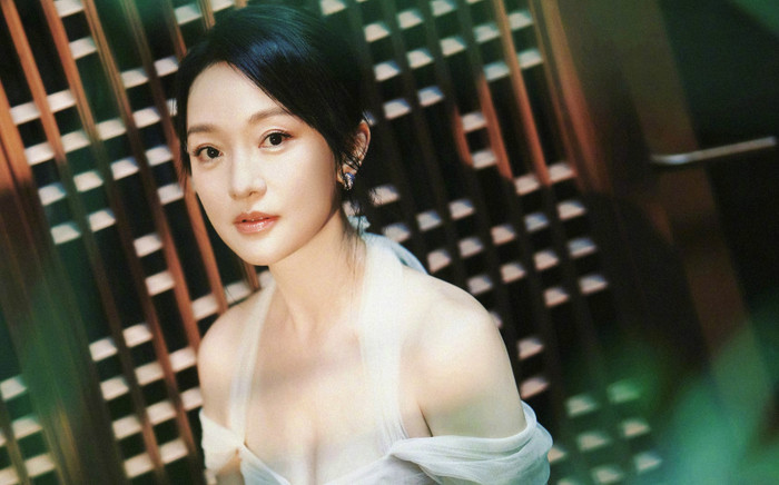 Châu Tấn như thiếu nữ khi diện váy xuyên thấu ở tuổi 50 Ảnh 2