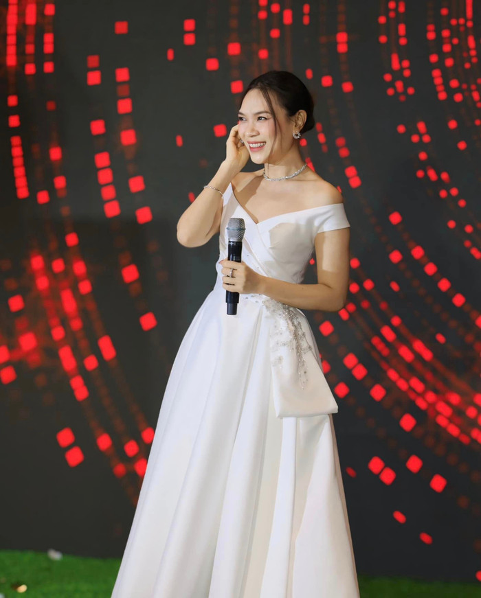 Khán giả cười khi Mỹ Tâm gặp sự cố Ảnh 1