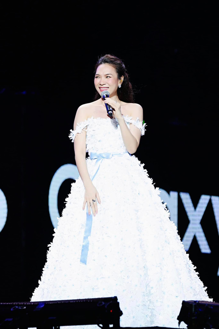 Khán giả cười khi Mỹ Tâm gặp sự cố Ảnh 3