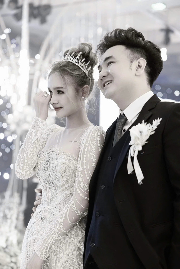 Xoài Non và chồng ly hôn sau thời gian dài bên nhau.