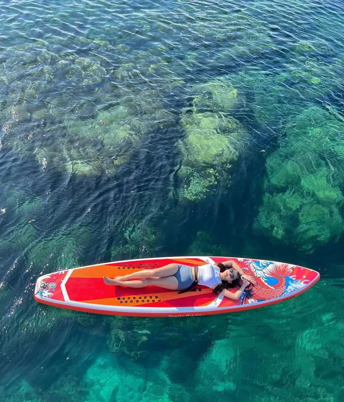 Tới với Phú Quý vào dịp lễ 2/9 này, bạn hãy thử trải nghiệm chèo sup trên làn nước biển trong xanh