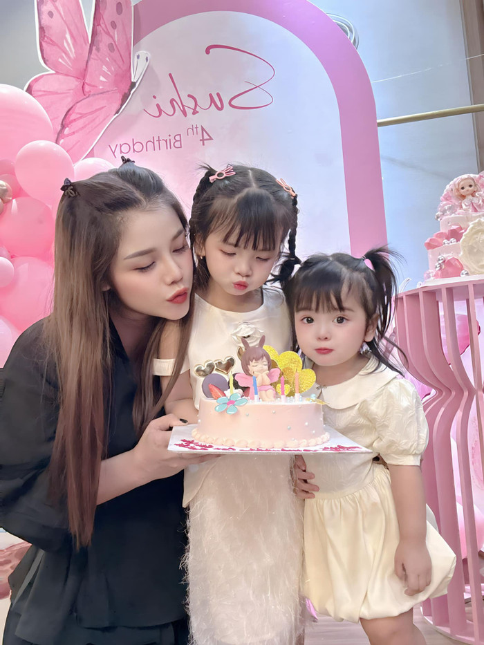 Hai con gái xinh xắn, đáng yêu của vợ chồng cầu thủ Bùi Tiến Dũng.