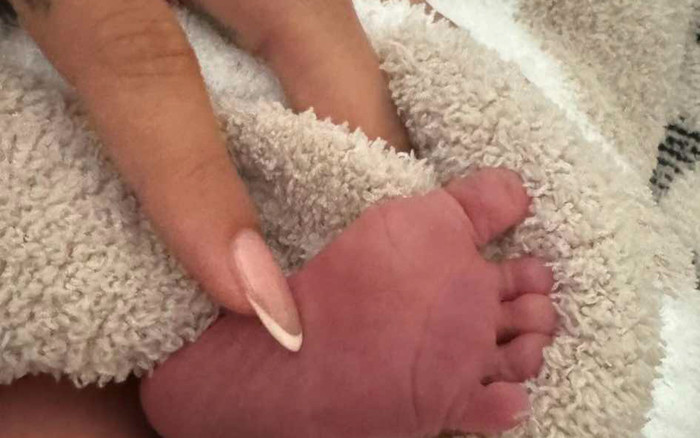 Cặp đôi đình đám showbiz vừa chào đón con đầu lòng sáng nay Ảnh 2