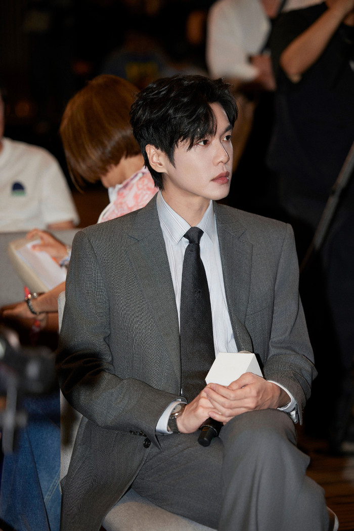 Loạt sao đình đám Cbiz bị liên lụy vì nam diễn viên cầm đầu đường dây mại dâm Ảnh 2