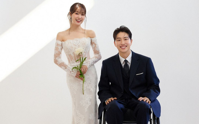 Xúc động bộ ảnh cưới của Song Ji Eun: Cô dâu hạnh phúc bên ông xã phải ngồi xe lăn Ảnh 2