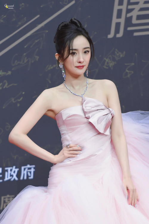 Thực tích điện ảnh của dàn tiểu hoa 85: Triệu Lệ Dĩnh vẫn còn khiêm tốn, Lưu Diệc Phi đang tạm dẫn đầu Ảnh 3