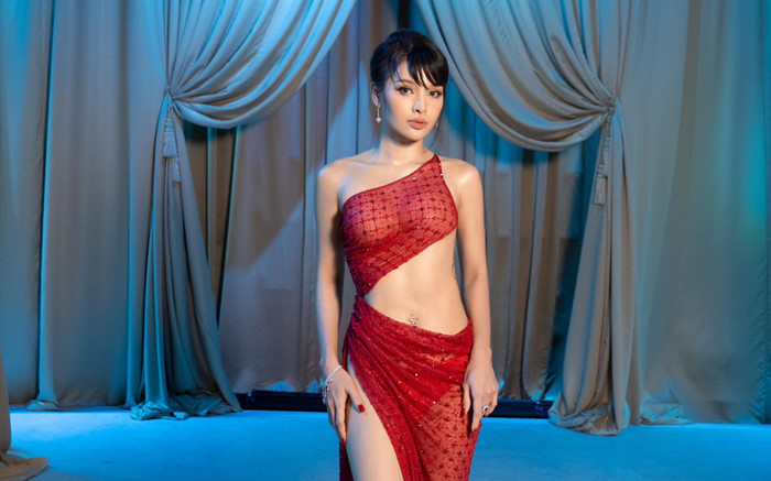 Mẹ bầu Phương Trinh Jolie khoe vòng 1 'đồ sộ', chuộng style nóng bỏng Ảnh 2