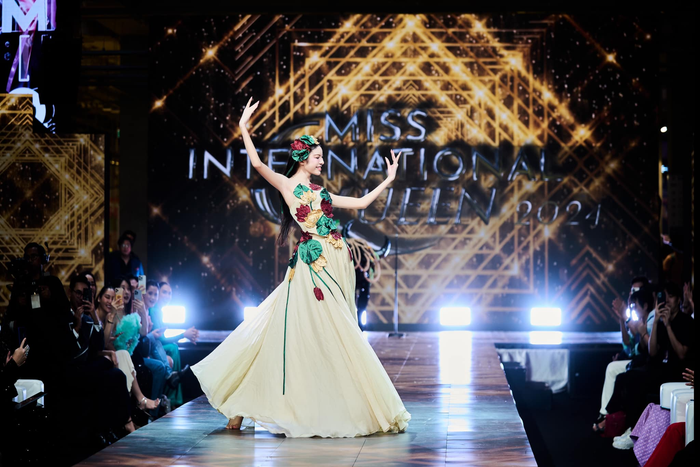 Ý nghĩa của trang phục kết hợp cùng sự trình diễn xuất thần của Tường San giúp Việt Nam mang về thành tích Trang phục dân tộc đẹp nhất ở Hoa hậu Chuyển giới 2024. 