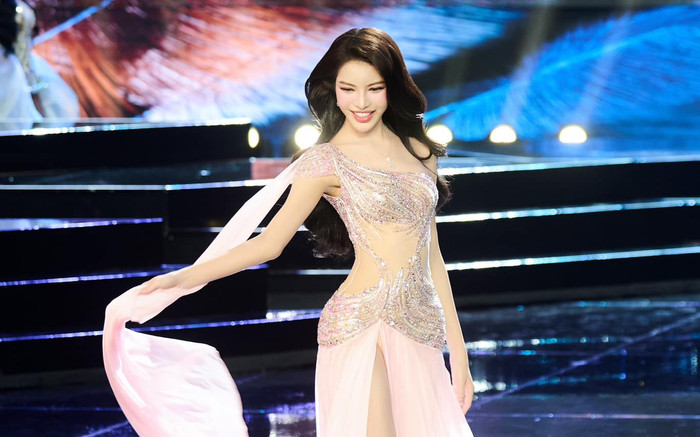 Cú xoay váy tiến thẳng Top 12 Hoa hậu Chuyển giới 2024 của Tường San Ảnh 2