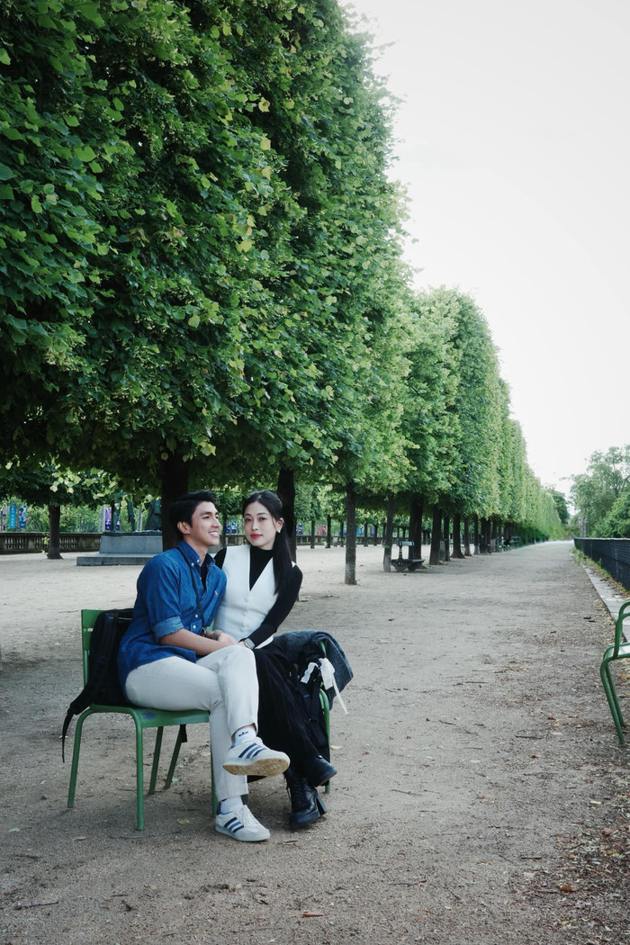 Hội chị em vào 'xin vía' hạnh phúc của Bình An - Phương Nga.