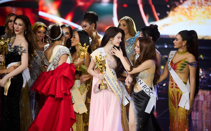 Lâm Khánh Chi tiếc cho Tường San Ảnh 2