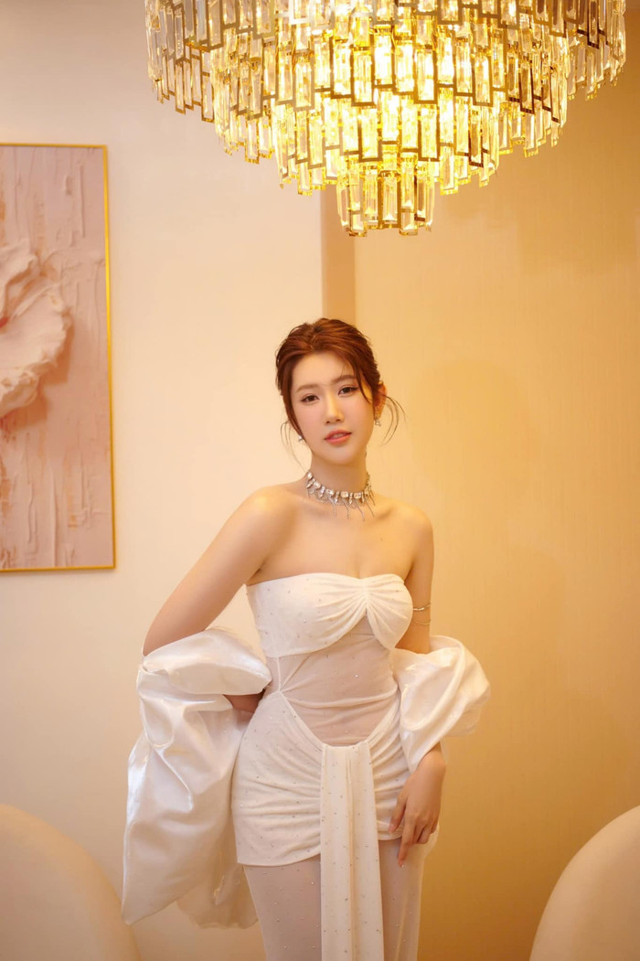 Thúy Ngân muốn lấy chồng theo lời ba