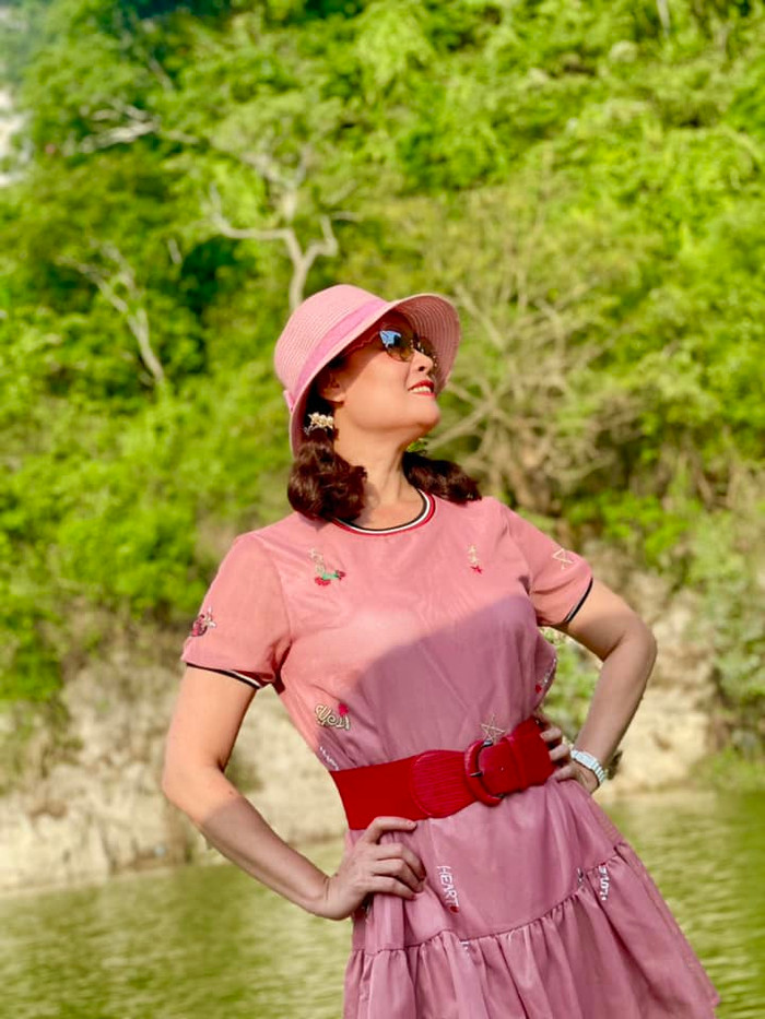 Bác ruột 'thiếu gia Chải' ngoài đời: Là mỹ nhân thi Hoa hậu một thời, giờ 50 tuổi vẫn khí chất Ảnh 9