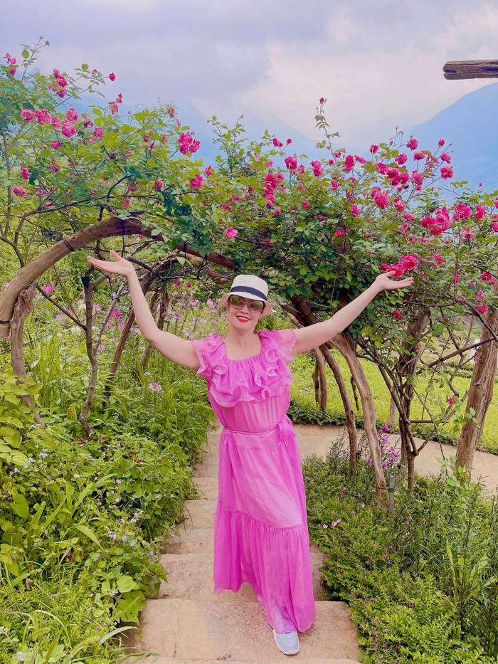 Có diện mạo xinh đẹp và đạt thành tích tại cuộc thi Hoa hậu nhưng Vân Trang không lấn sân showbiz.