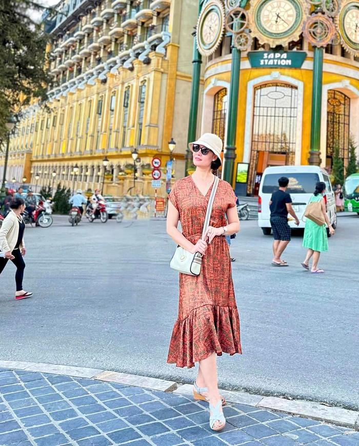 Vân Trang ra đường vẫn bị nhầm với em gái.