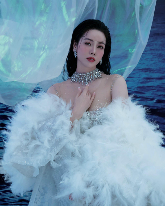 Nhật Kim Anh ngày càng xinh đẹp, mặn mà. Ảnh: FBNV