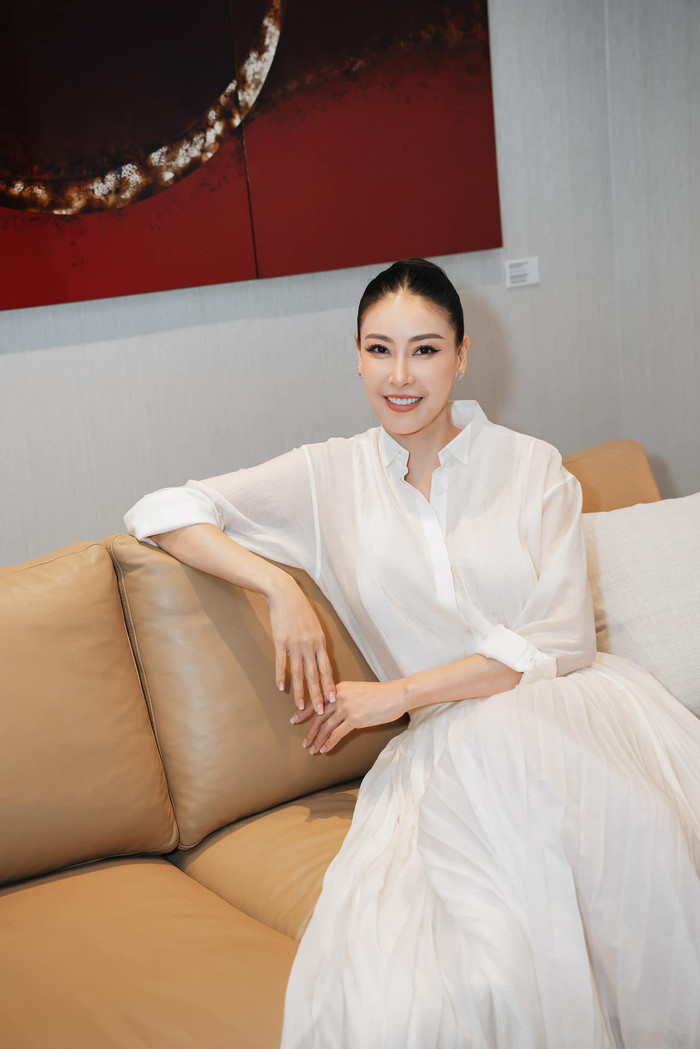 Nàng hậu vẫn được khen ngợi trẻ trung, xinh đẹp sau hơn 30 năm đăng quang.