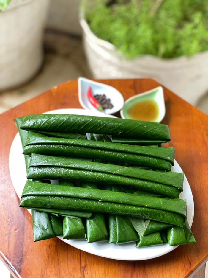 Bánh răng bừa có thể ăn cùng nước mắm hoặc tương ớt để bùng vị