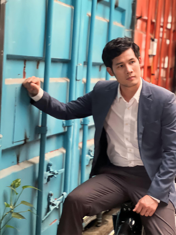 Thanh Thức chuyển hướng qua đóng phim và được nhiều khán giả yêu thích. 