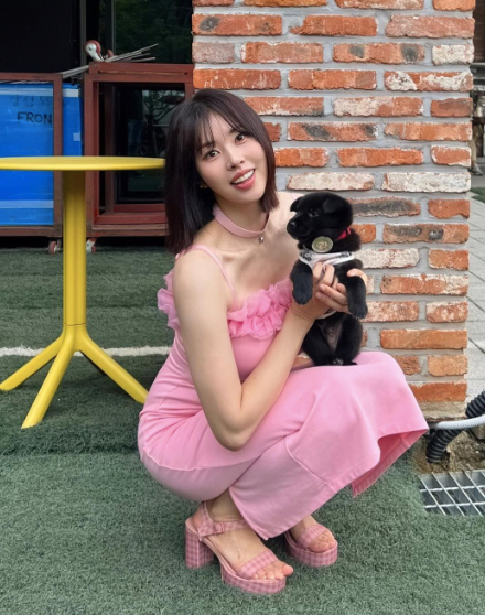 Seo Dong Joo sở hữu nhan sắc xinh đẹp cùng tài năng nghệ thuật thừa hưởng từ mẹ.