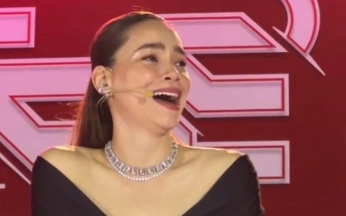 Hồ Ngọc Hà cười sượng trân khi thấy Lệ Quyên trên sân khấu, nói một câu gây chú ý Ảnh 2