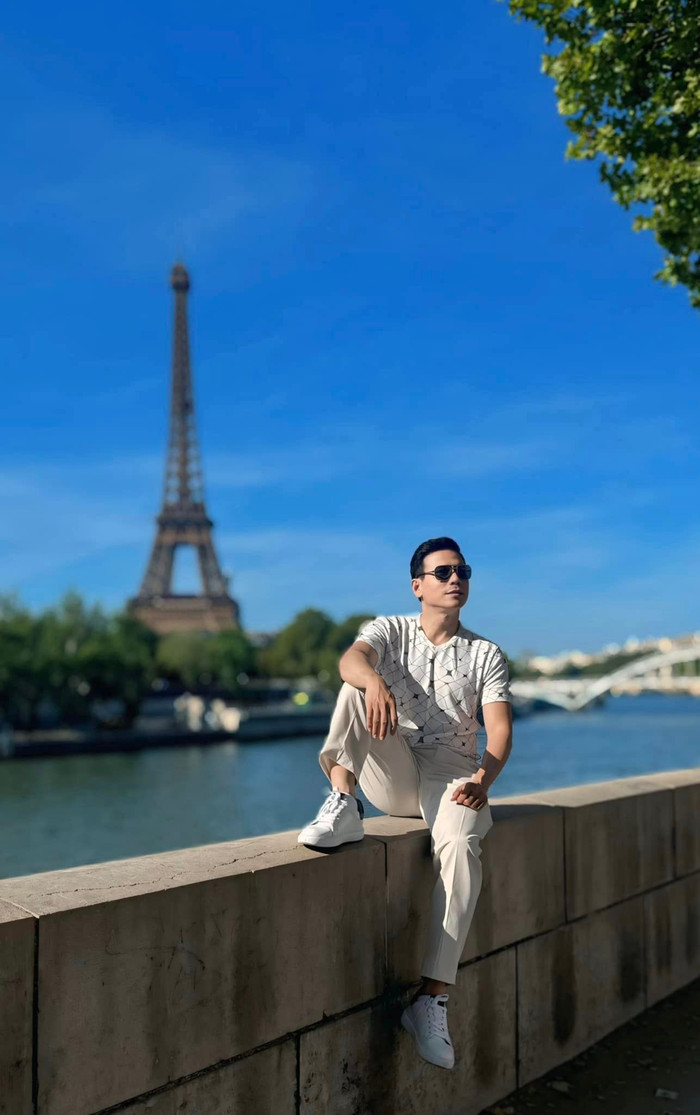 Hiện tại, ngoài diễn xuất, Trí Quang còn là ca sĩ và thường xuyên lưu diễn phục vụ khán giả nhiều nơi.&nbsp;