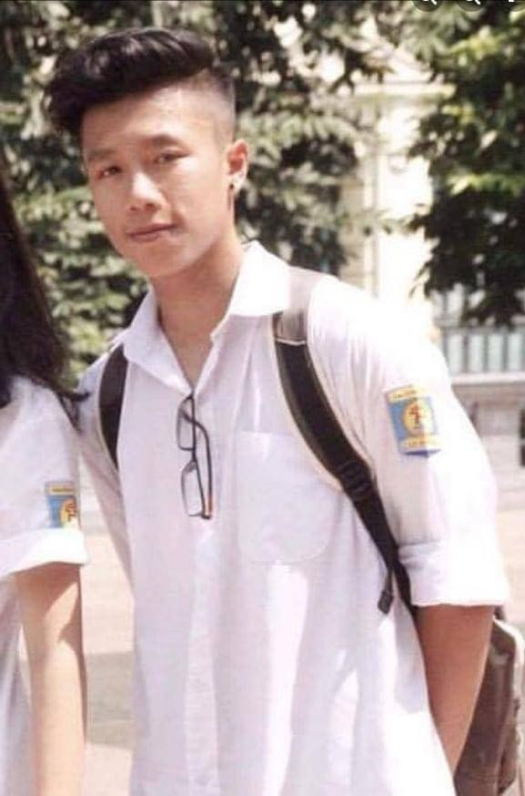 Thuở học trò, Long Vũ trông 'ngầu đét', hệt như Chải 'thiếu gia' trong 'Đi giữa trời rực rỡ'