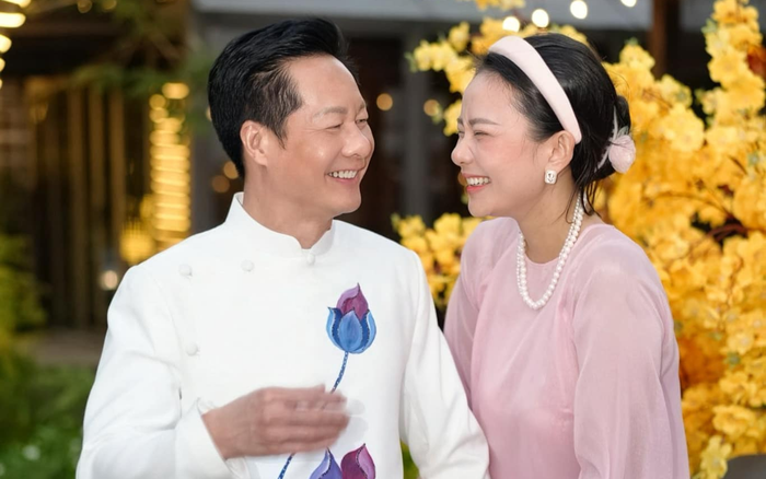 Vợ chồng Phan Như Thảo chụp ảnh Tết. Ảnh: FBNV